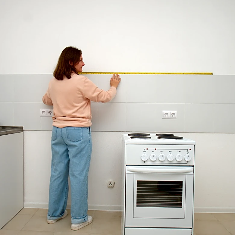 No Need For A Microwave: The Space Above Your Stove Is Begging For A Proper Range Hood