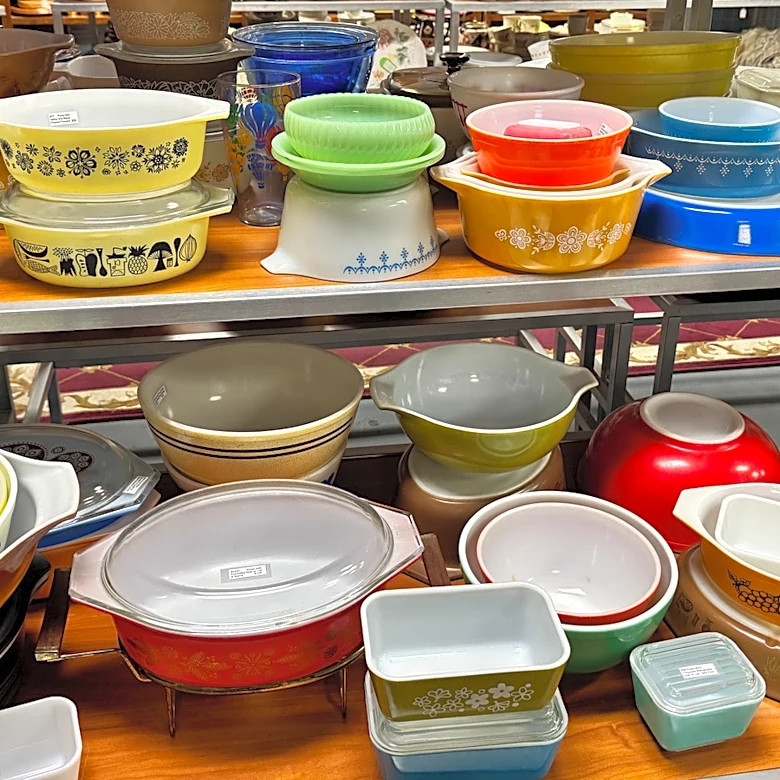 It Was Popular In The '60s — The Rare Pyrex Bowl That's A Thrift Store Gem