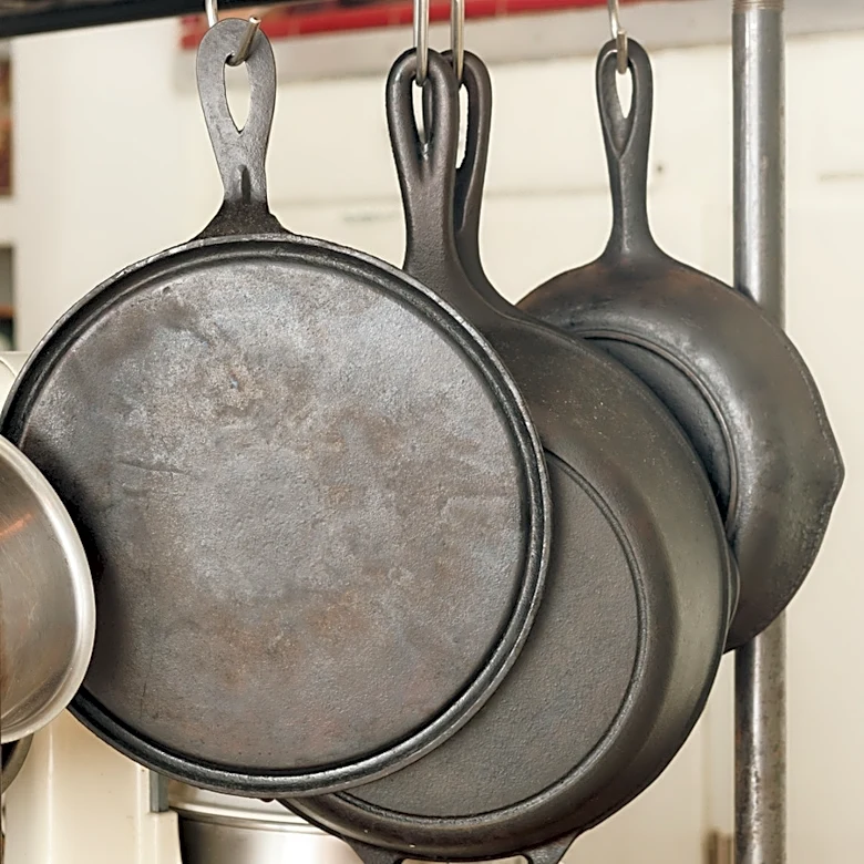 The Rare 1890s Griswold Skillet You'd Be Over The Moon To Find At The Thrift Store
