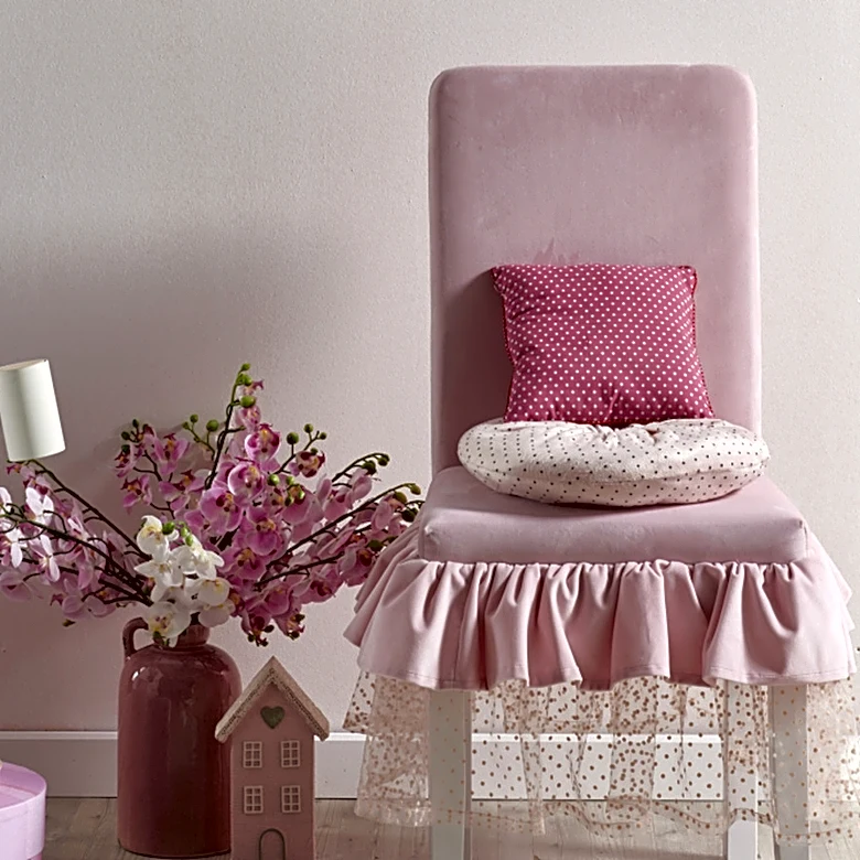 Everyone Had It In The '80s, Now It's The Thrift Store Find Bringing Color Back Into Homes