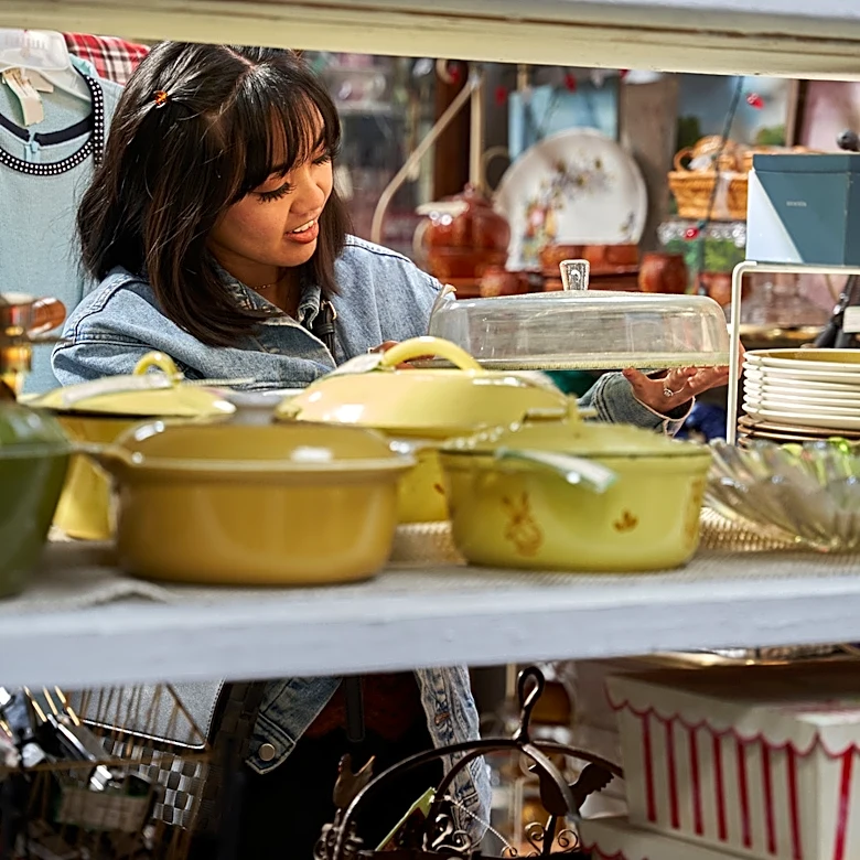 Not Pyrex: The Valuable '60s Kitchen Appliance You'd Be Lucky To Find Secondhand