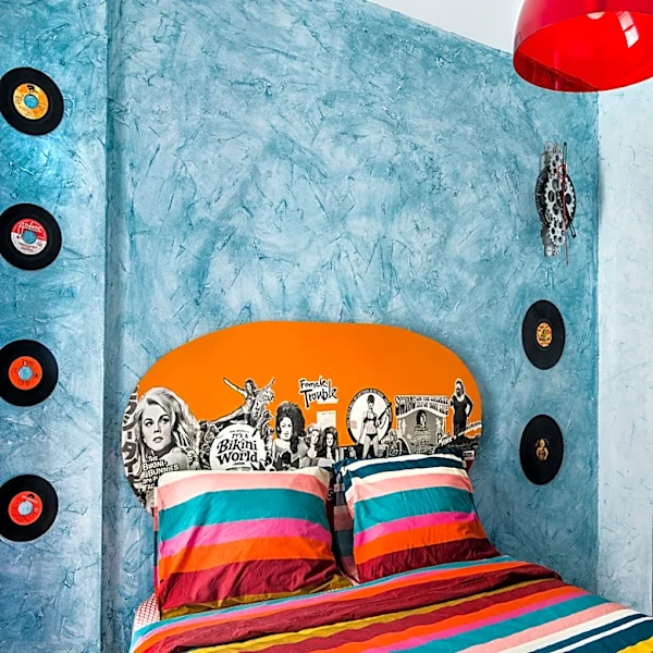 They Were In Bedrooms Everywhere In The '60s, Now It's A Space-Saving, Thrift Store Gem