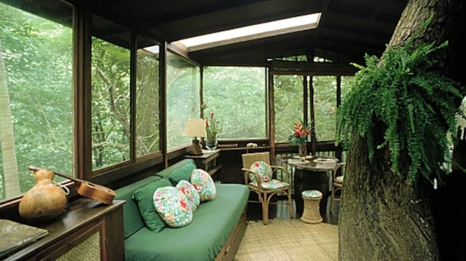 They Were Huge In The '70s — Now It's The Vintage Hawaiian Decor To Keep An Eye Out For