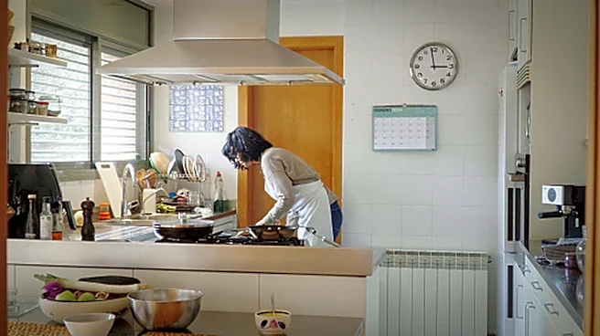 In The '90s, This Cooking Gadget Was All The Rage. Here's What Happened
