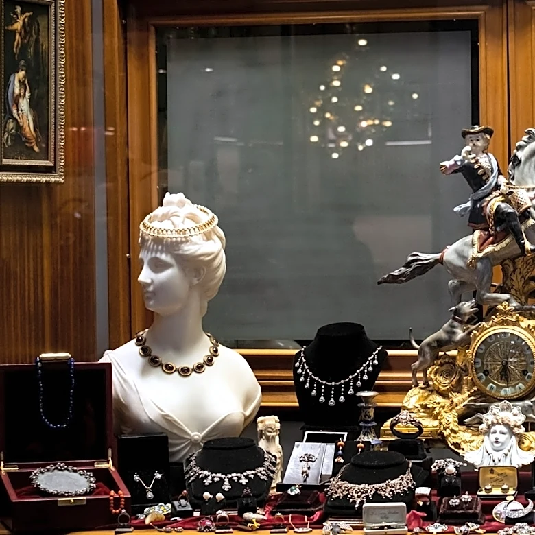 It Was In Every Victorian Jewelry Box — Now It's A Valuable Thrift Store Find