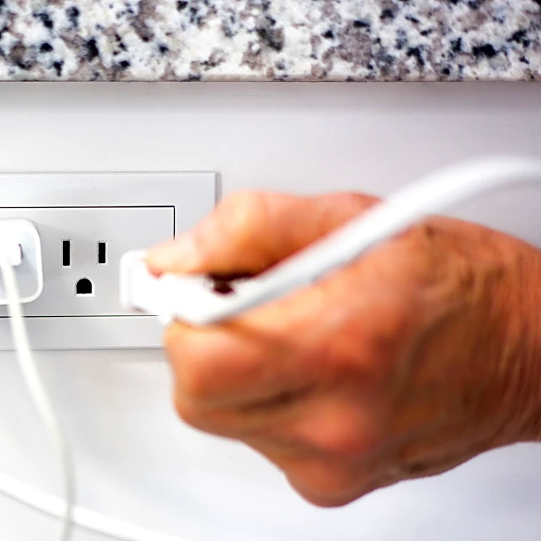 Side-Mounted Outlets On Kitchen Islands Are Banned — Here's Why