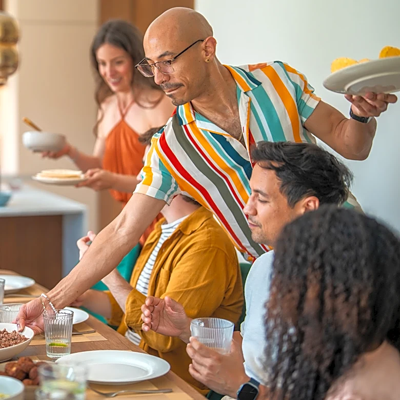 They Were Everywhere In The '80s — Now It's The Dinner Table Necessity We Want In Our Homes