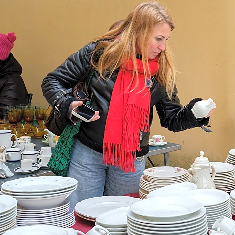 Why You'll Want To Find This Pyrex Bowl At Your Local Thrift (It Can Be Worth So Much)