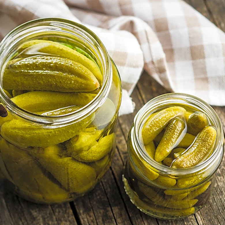 Use A Pickle Jar And Cement To Make A Stunning, Modern Flower Vase