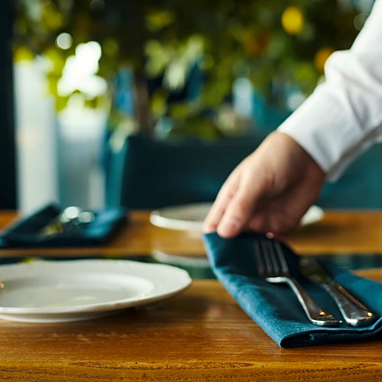 The Rare Wm. Rogers And Sons Utensil Set Collectors Are Still Hunting For Today
