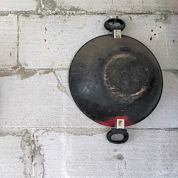No More Messy Counters: Upcycle An Old Frying Pan Into Stylish Storage With A DIY