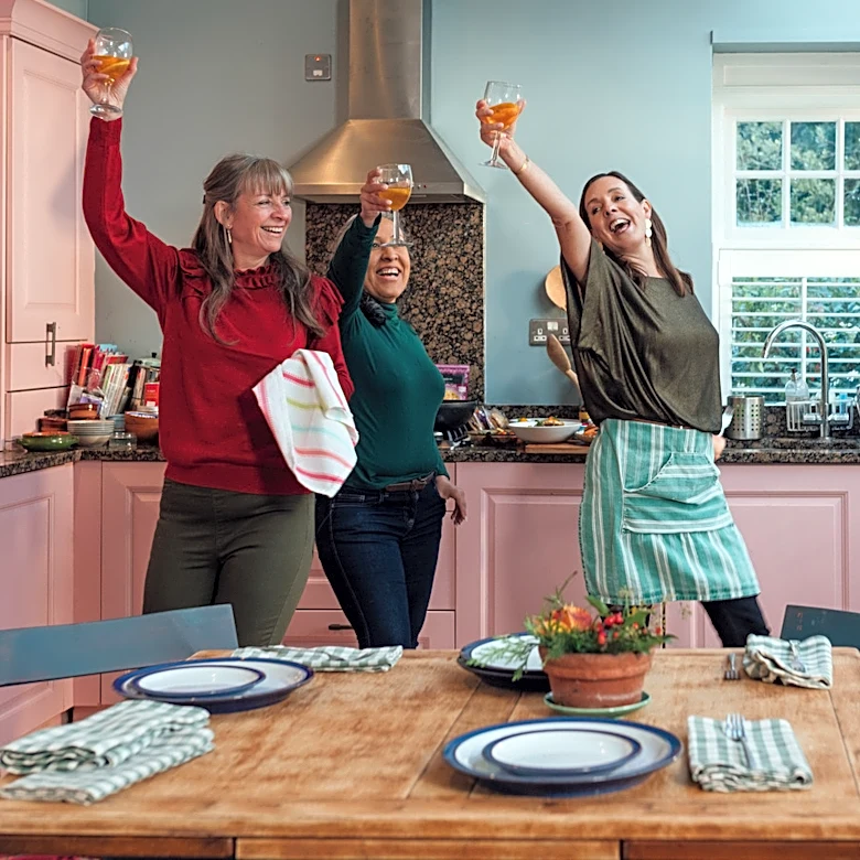 Give Your Kitchen Jimmy Buffett Vibes With These 13 Dollar General Finds