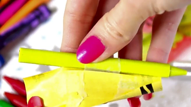 Use Melted Crayons To Create Unique Floral Home Decor
