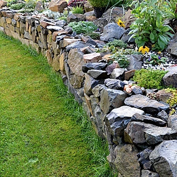 Light Up Your Retaining Wall With The Help Of A Highly-Rated Amazon Find