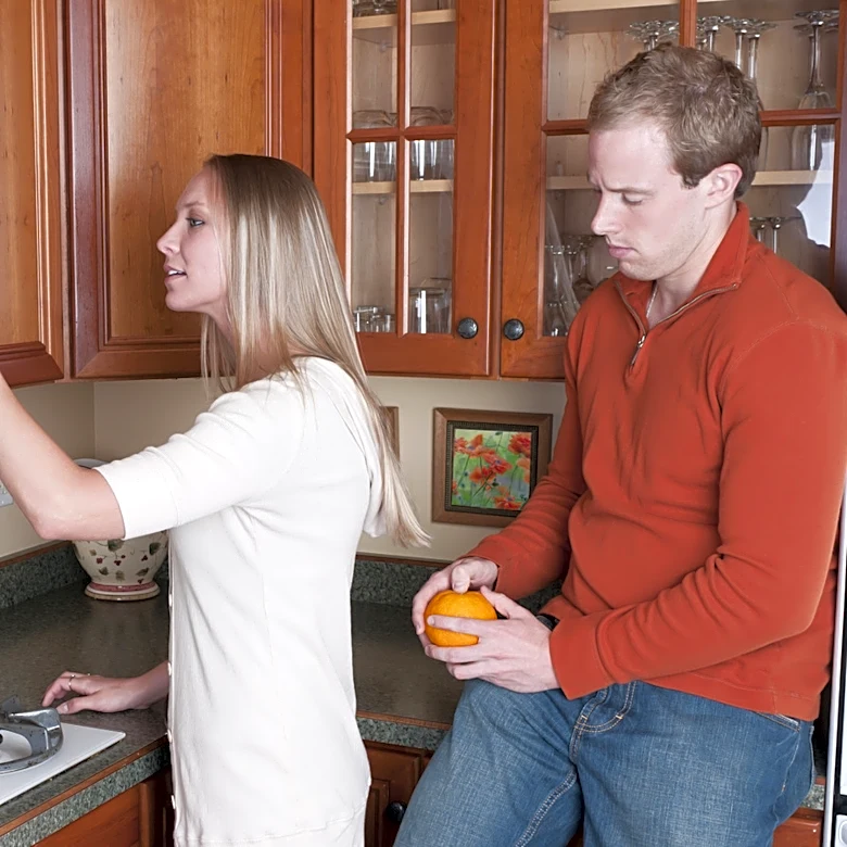What Is The Minimum Distance Between A Stovetop And A Microwave?