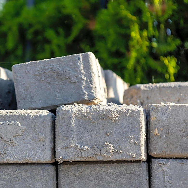 Simple Concrete Blocks Are The Solution You Need For Sinking Outdoor Furniture