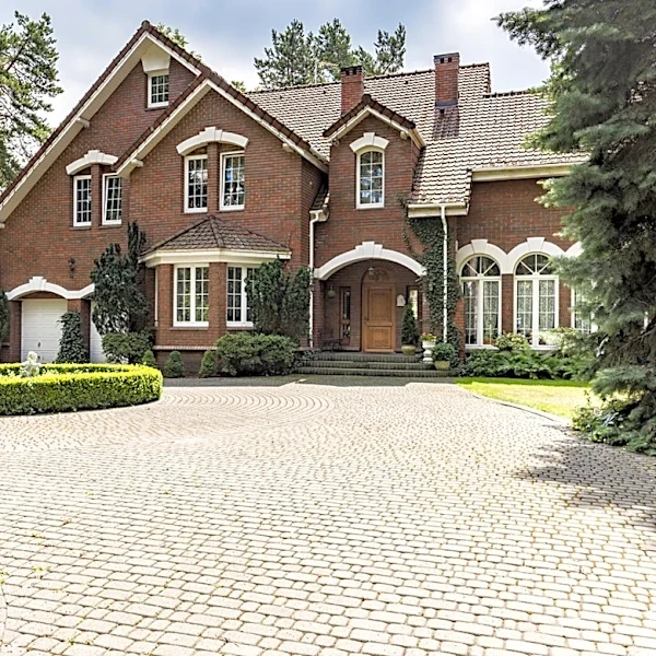 Not Brick Or Pavers: Costco Has A Rust-Proof Garden And Driveway Edging Alternative
