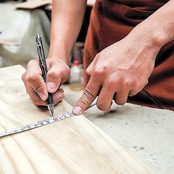 Use A Common Kitchen Scrap To Give Your DIY Natural Wood Stain A Blue-Green Hue