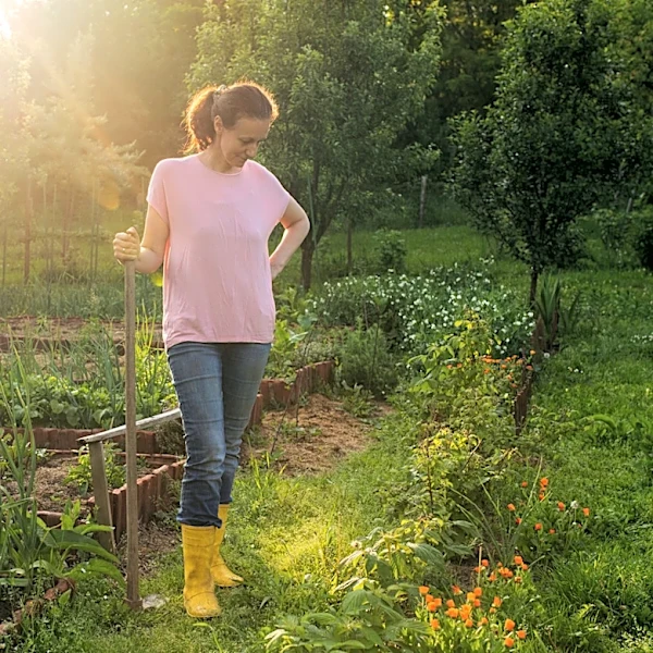 Skip Traditional Garden Beds: The Rustic Solution That'll Give Your Yard An Upgrade