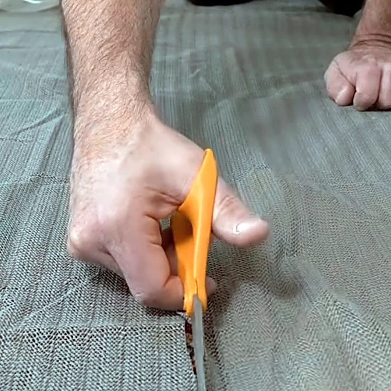 Use Affordable Materials To Transform An Anti-Slip Pad Into Cute Hanging Wall Decor