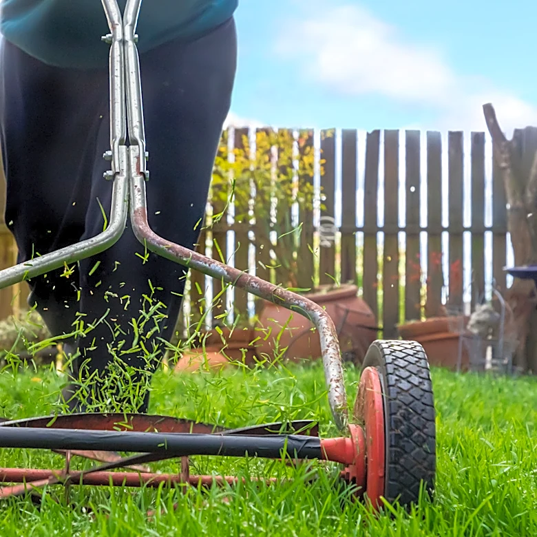 How To Sharpen Manual Lawn Mower Blades?