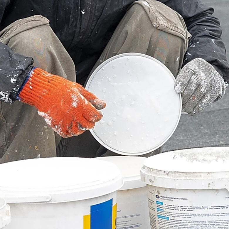 This Clever DIY Turns Old Buckets Lids Into The Cutest Side Table