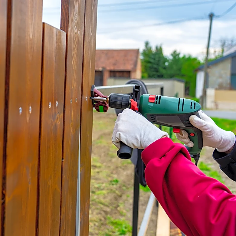 Skip Traditional Privacy Fences — Keep Peeping Neighbors Out With A Genius Find From Amazon