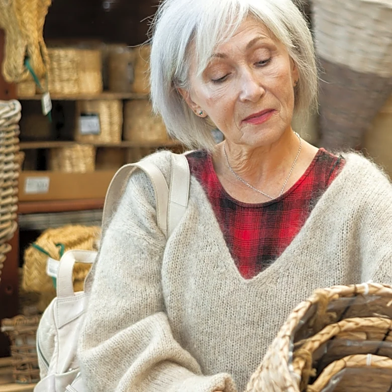 Turn An Old Wicker Basket Into A Hanging Lamp Full Of Rustic Charm With A DIY