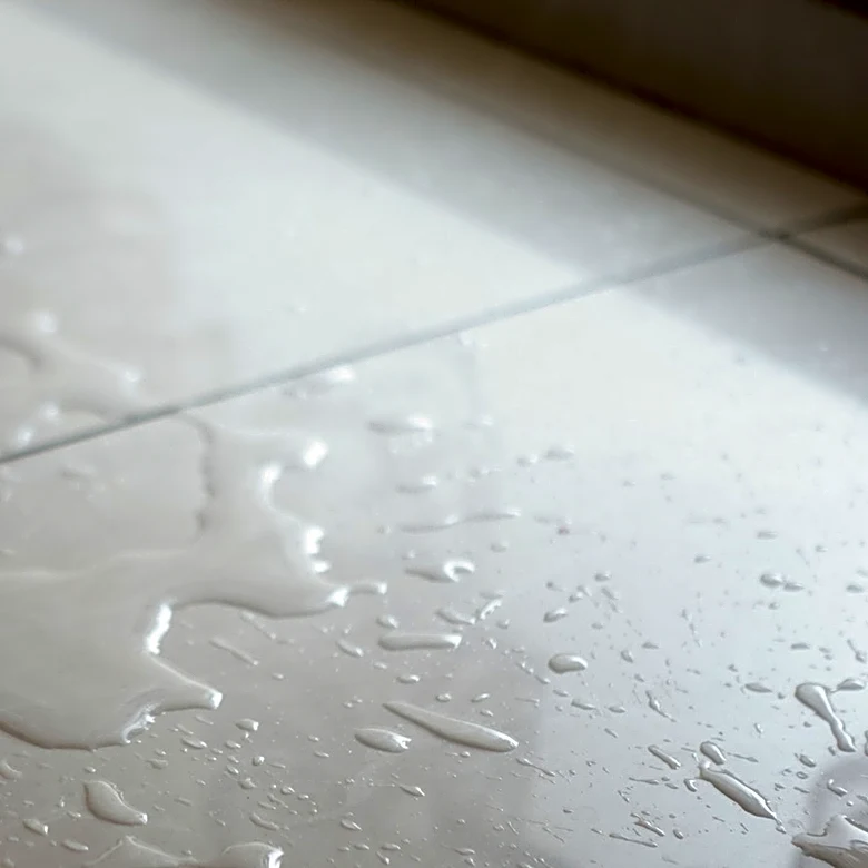 Stop Splashes From Slipping Through Your Bathtub Curtain With A Renter-Friendly Amazon Find