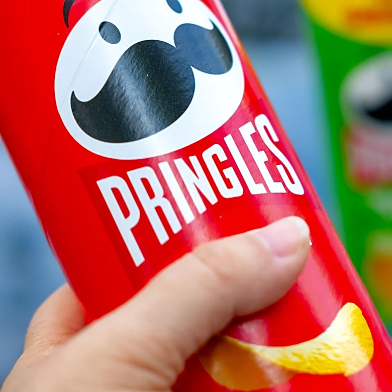 Don't Toss An Old Pringles Can, Create A Unique Tea Lantern On The Cheap With A Clever DIY