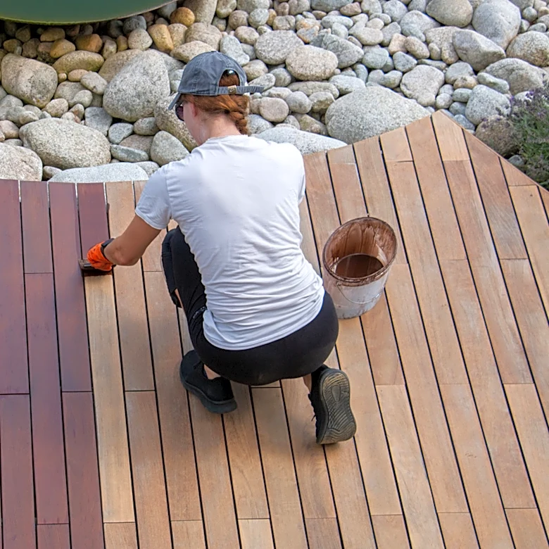 How To DIY A Natural Wood Stain In Any Color Or Shade With A Simple Solution