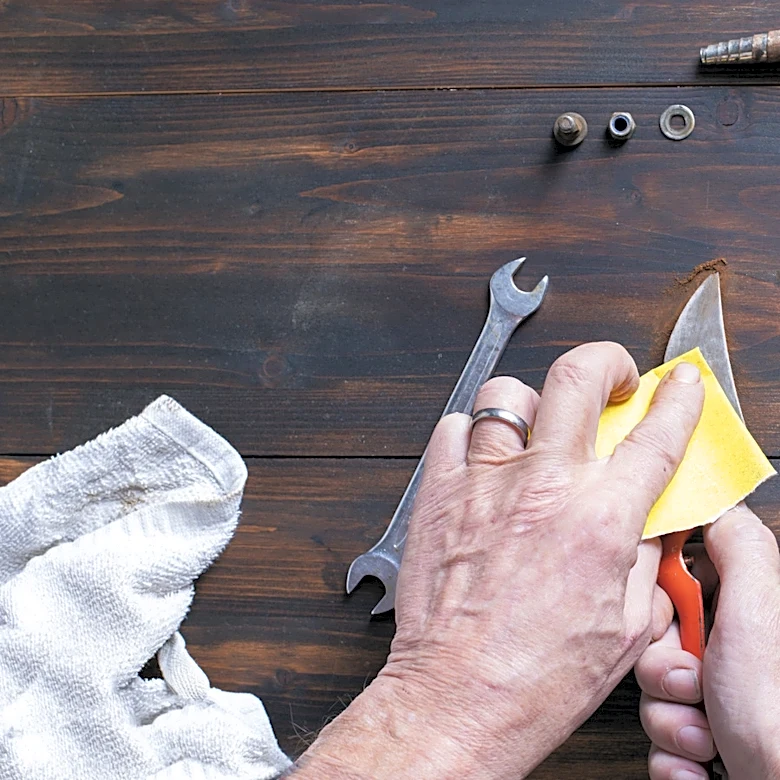 Not WD-40: The Alternative From Amazon That Quickly Removes Tool Rust