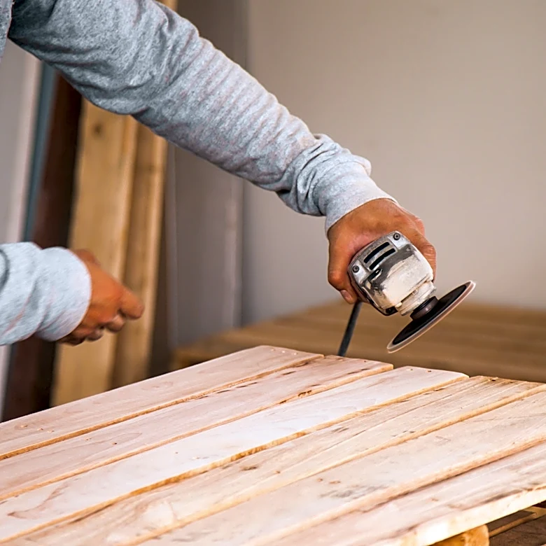 Turn Old Wood Pallets Into Hanging Planter Boxes With A DIY