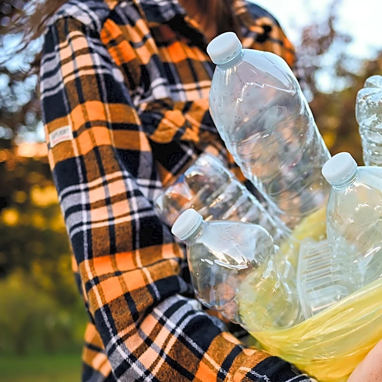 Use An Old Plastic Bottle To DIY The Cutest Floral Cut Out Planter