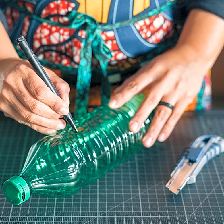 Transform An Old Plastic Bottle Into A Thrifty Lampshade On A Dime With This DIY