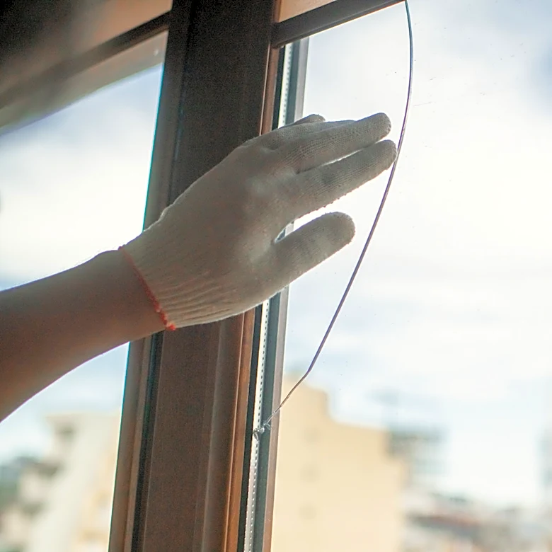 Don't Cry Over Cracked Glass –– This Hardware Store Will Repair It For You