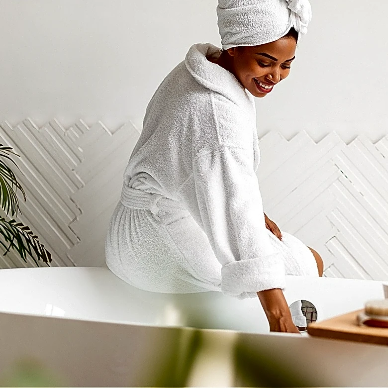 Amazon Shoppers Love This Full-Body Bathtub Pillow For Its Neck And Back Support