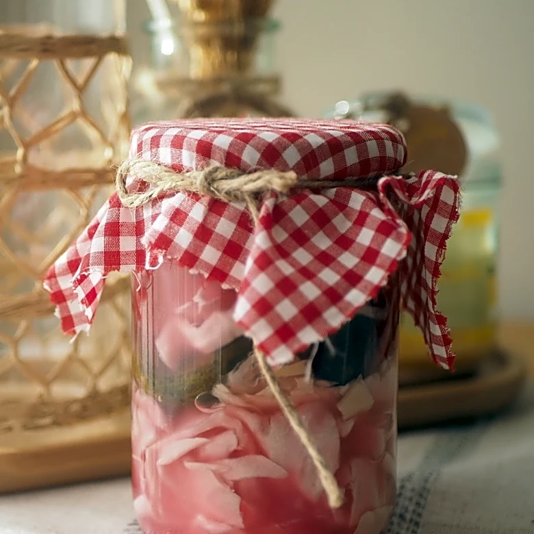 Everyone Owned It In The '80s — Now It's The Cutest Jar Design That We Want For Table Decor