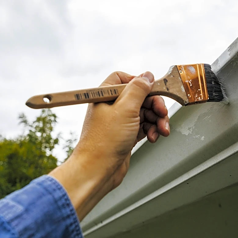 This Affordable Amazon Find Can Make Removing Paint From Brushes So Much Easier