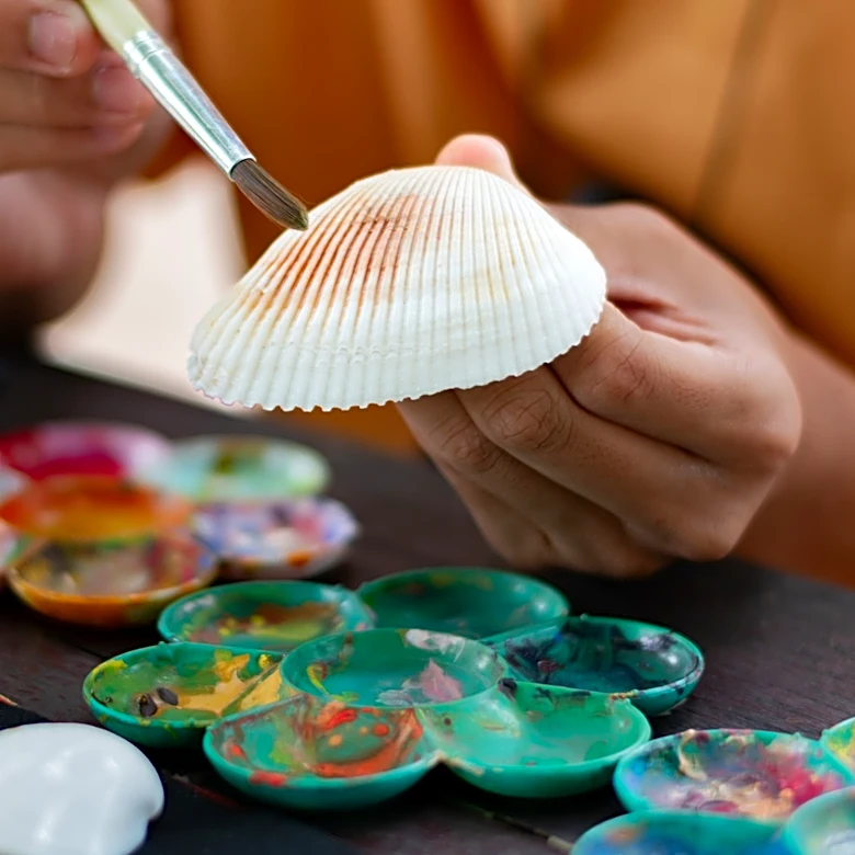 Use Seashells To Create Budget-Friendly Coasters With A Clever DIY