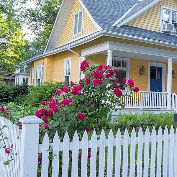 Build A Fence Without Any Digging With A Clever Amazon Product
