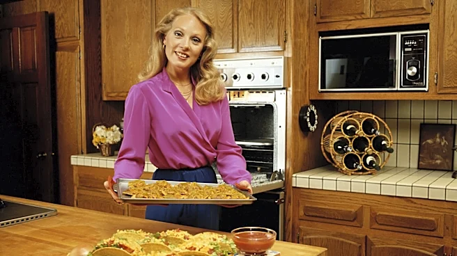 12 Functional '80s Kitchen Appliances We'd Be Thrilled To Find At The Thrift Store