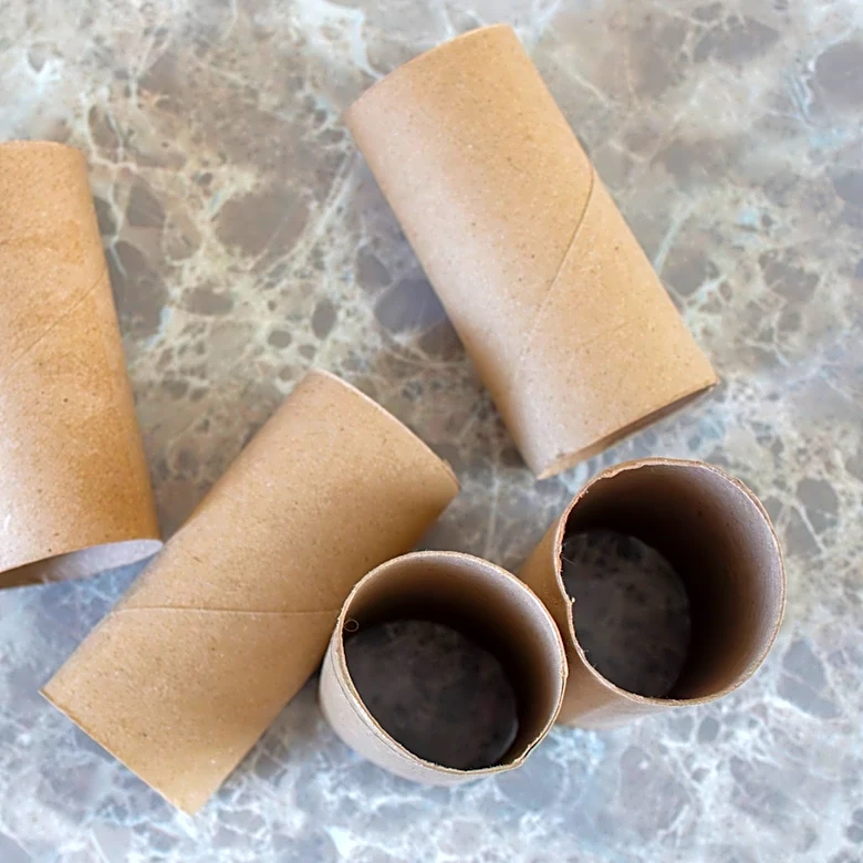 Turn Old Toilet Paper Rolls Into Stylish Storage Pouches With A Crafty DIY