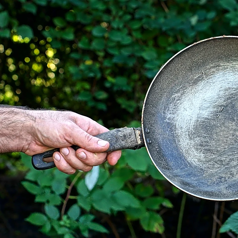 Upcycle An Old Frying Pan Into An Adorable Hanging Planter With A Savvy Diy