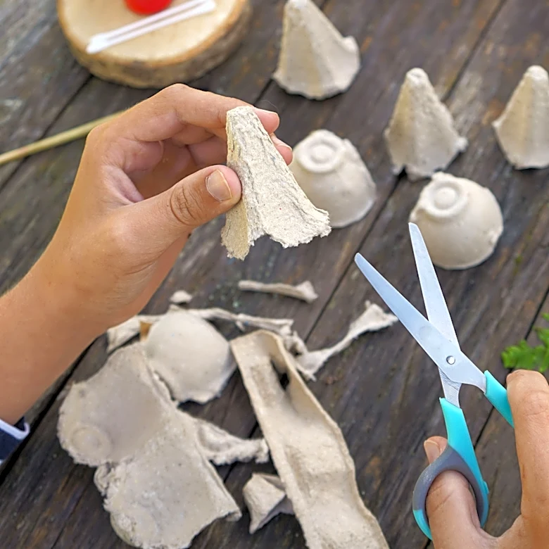 She Kept Old Egg Cartons To Make A Stunningly Modern Vase
