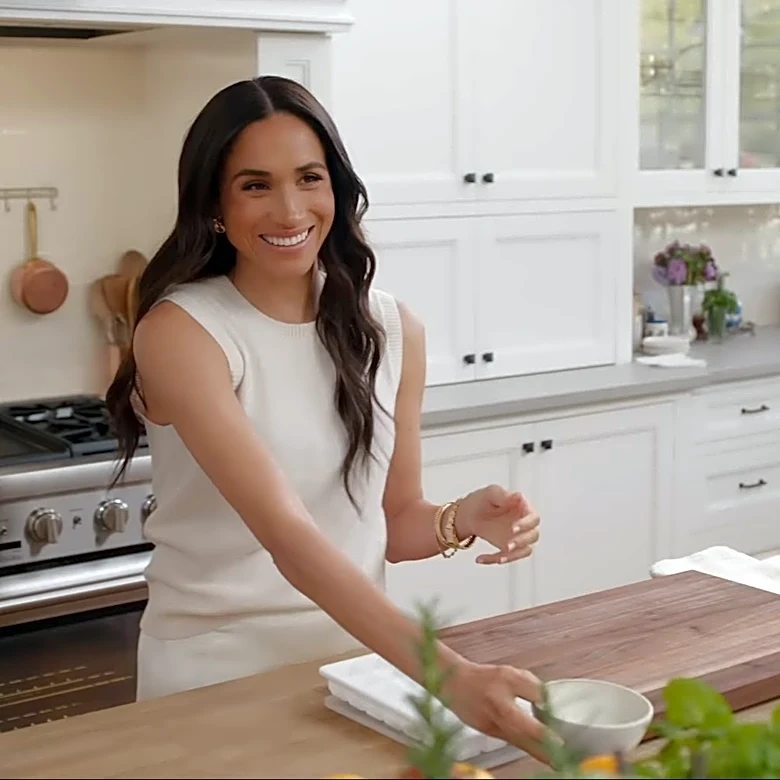 Get Meghan Markle's Modern Farmhouse Look For Less With A Rustic Dollar Tree Find