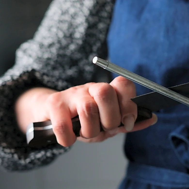 Not A Rod: The Handheld Sharpener For Razor-Sharp Kitchen Knives