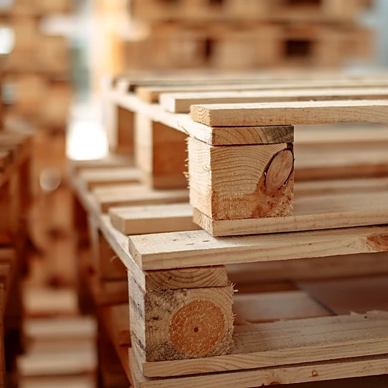 Skip The Shade Sail: Turn Old Wood Pallets Into A Shaded Daybed