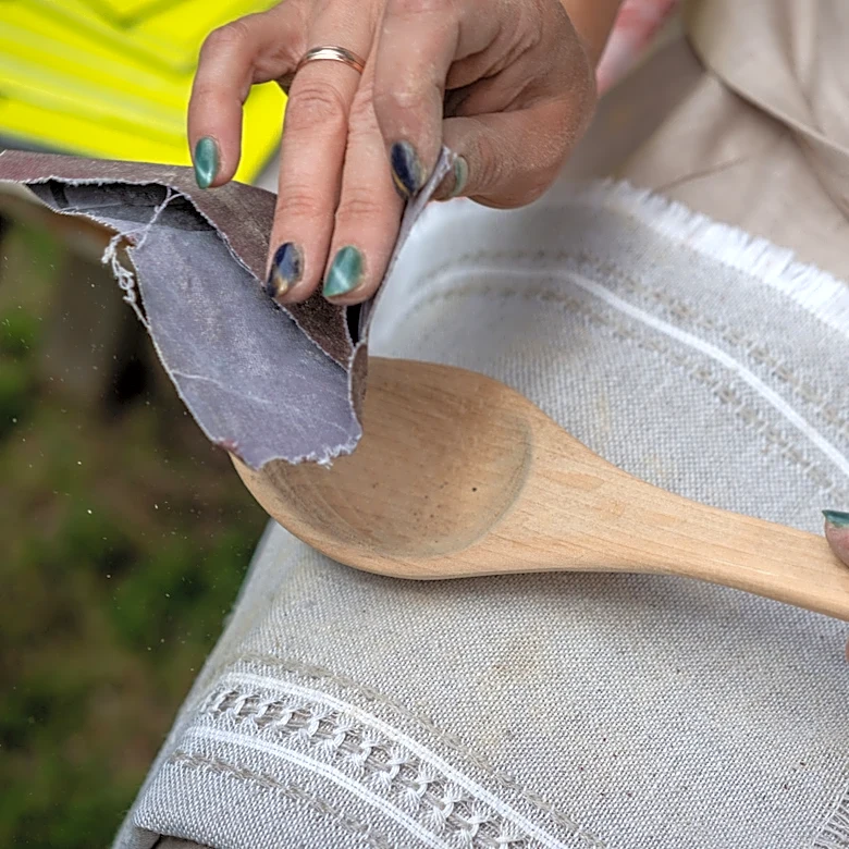 Turn An Old Wooden Spatula Into A Functional Wall Rack With A Savvy DIY