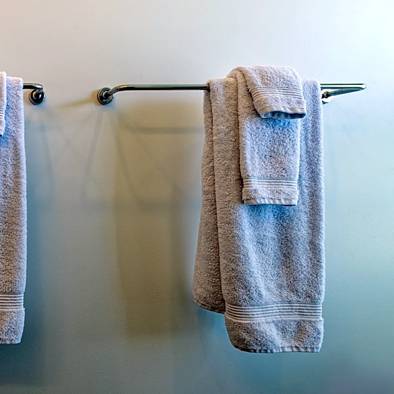 Forget Your Old Towel Rack: The Modern Alternative From Amazon That Adds Storage For Jewelry